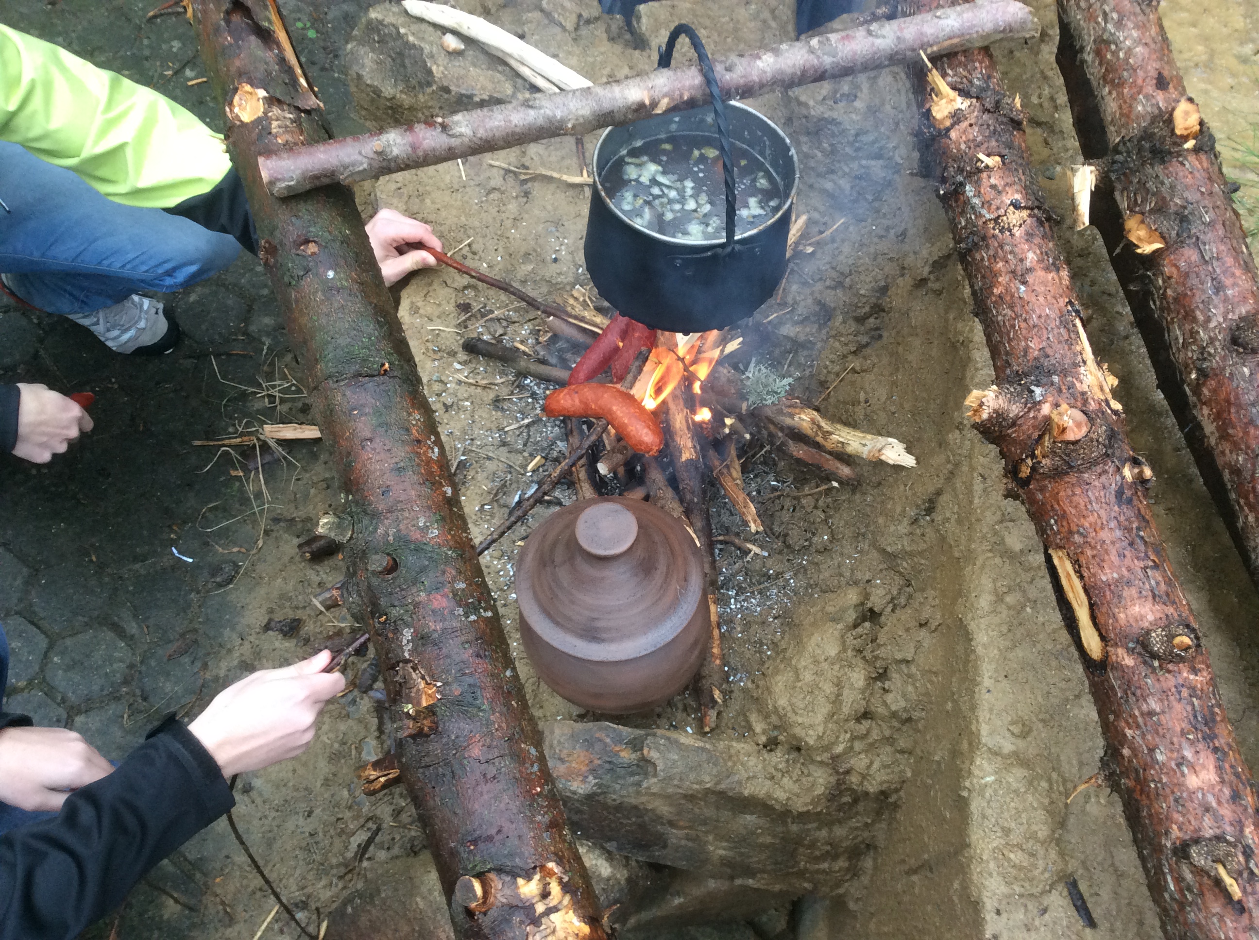 2016 10 stredoveke ohniste